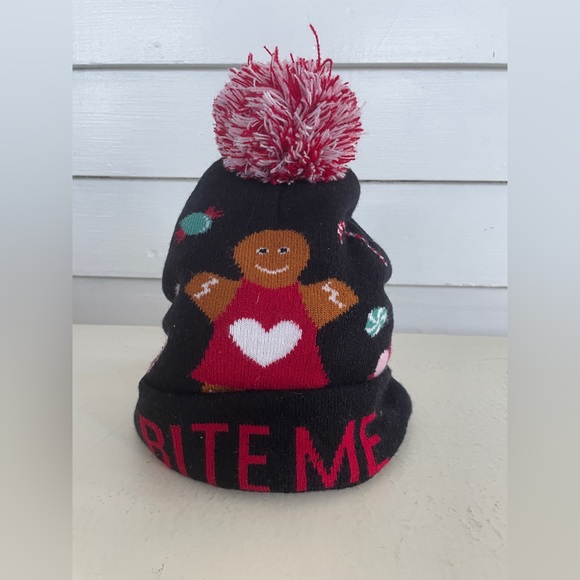 3/25 Black ‘Bite Me’ Gingerbread Man Toque - Picture 2 of 4